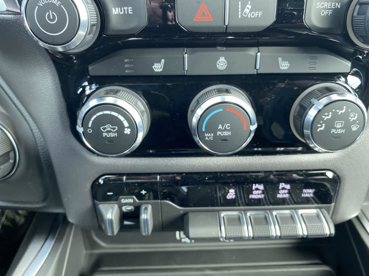 Thumbnail: 2026 RAM 1500 - 19