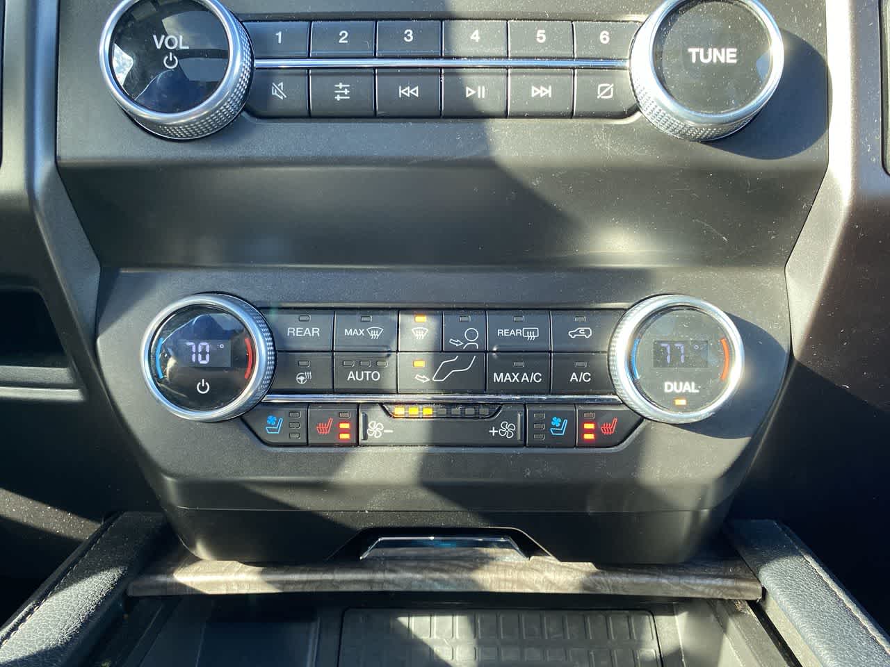 Thumbnail: 2021 Ford Expedition MAX - 25