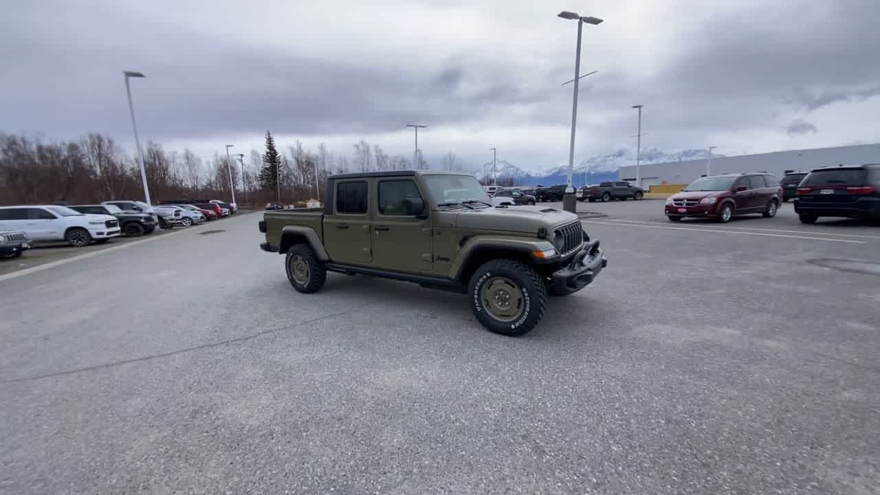 Thumbnail: 2026 Jeep Gladiator - 2