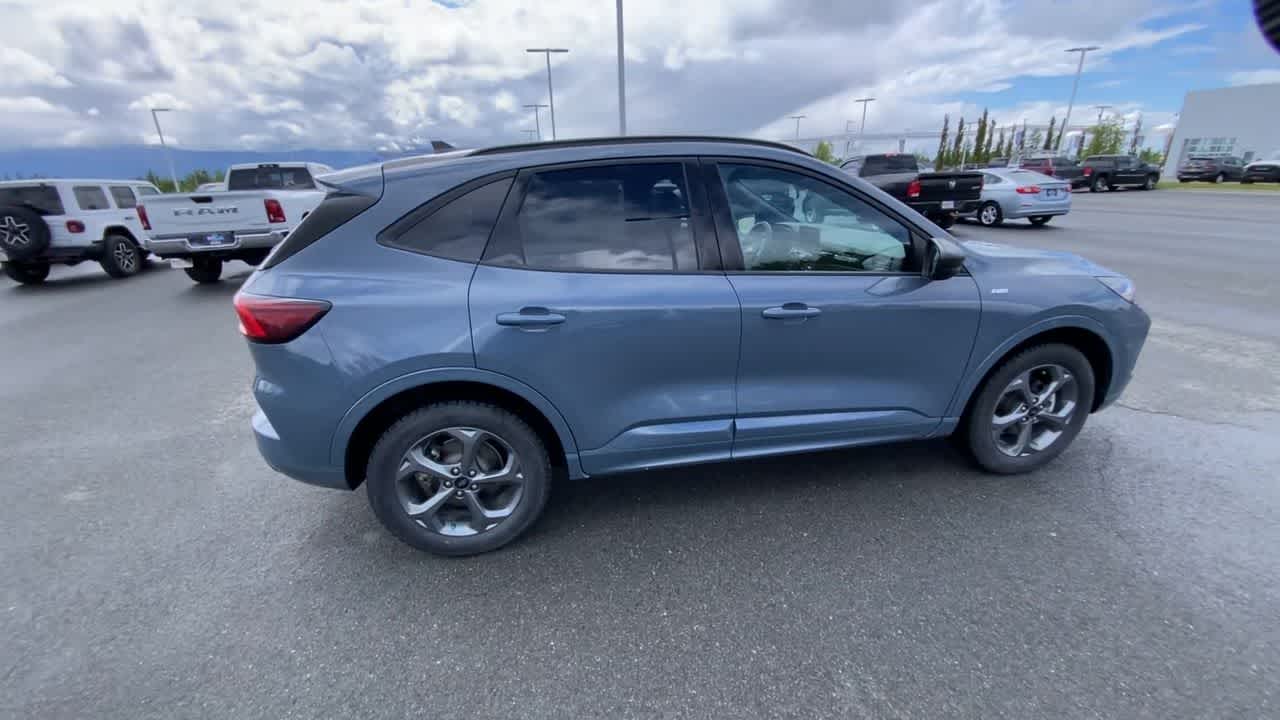 Thumbnail: 2023 Ford Escape - 13