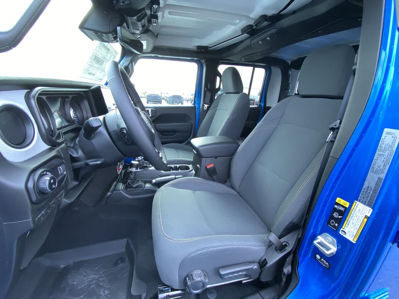 Thumbnail: 2025 Jeep Gladiator - 11