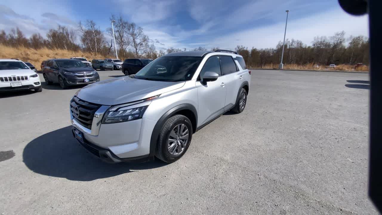 Thumbnail: 2024 Nissan Pathfinder - 8