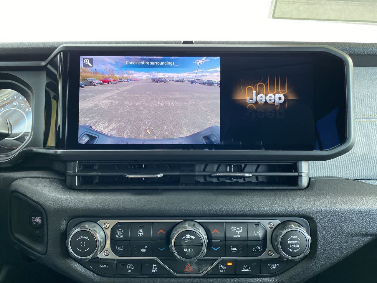 Thumbnail: 2025 Jeep Gladiator - 23