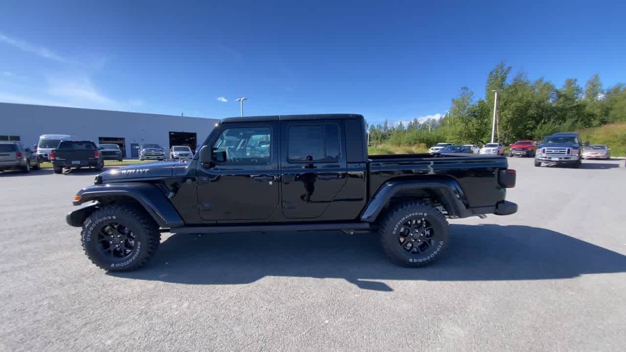 Thumbnail: 2025 Jeep Gladiator - 7