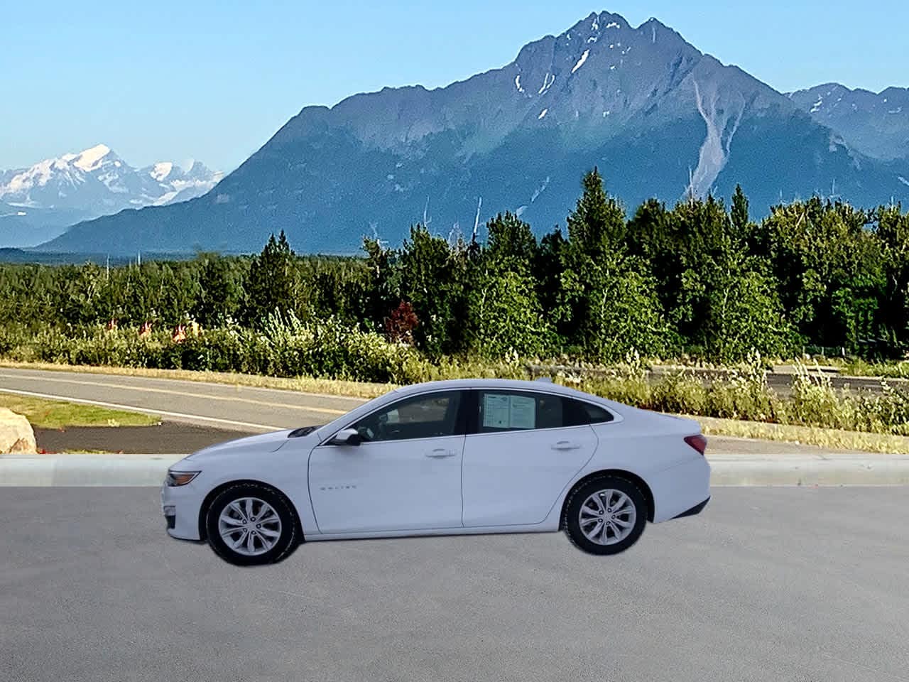 Thumbnail: 2022 Chevrolet Malibu - 3