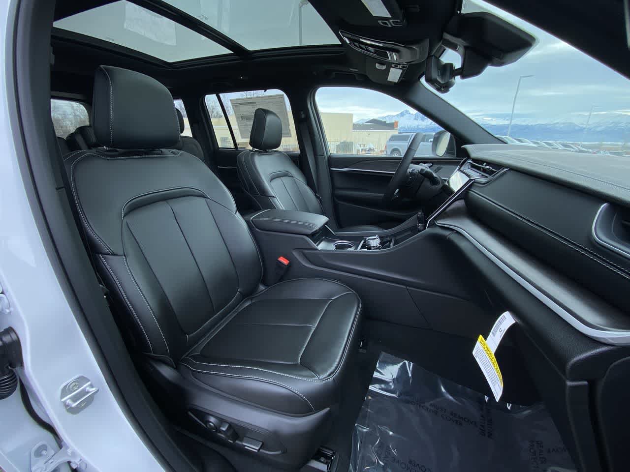 Thumbnail: 2025 Jeep Grand Cherokee - 27