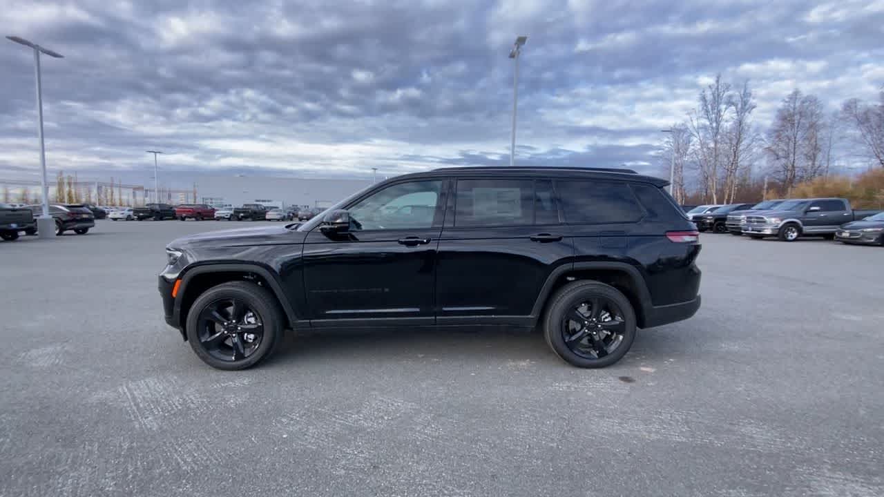 Thumbnail: 2025 Jeep Grand Cherokee - 7