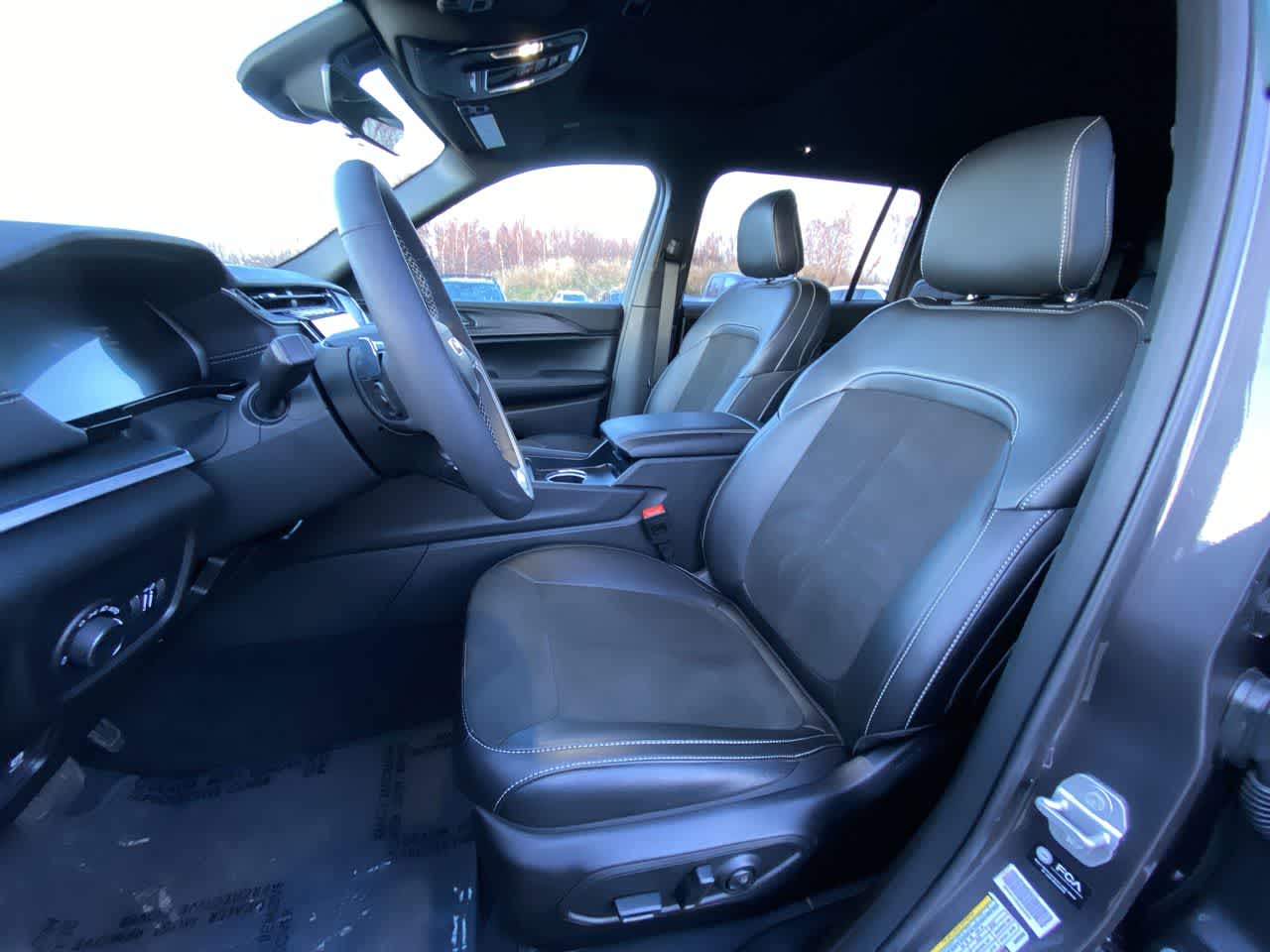 Thumbnail: 2025 Jeep Grand Cherokee L - 11