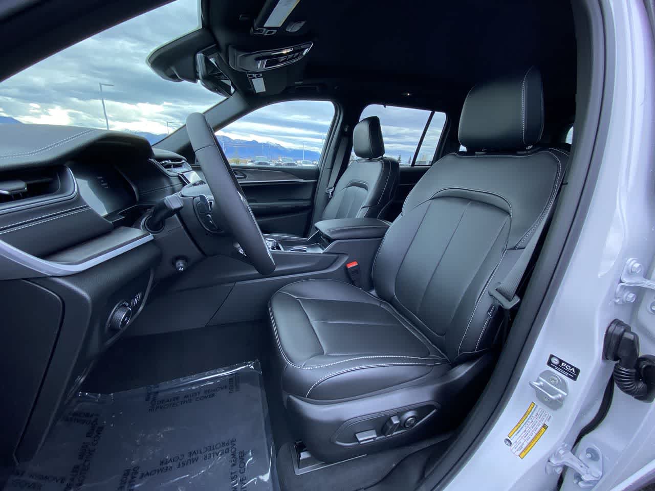 Thumbnail: 2025 Jeep Grand Cherokee - 11