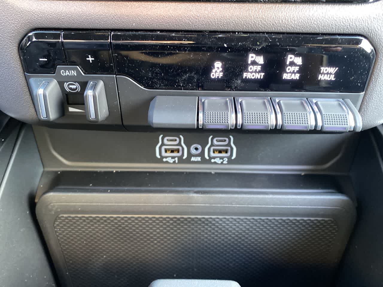 Thumbnail: 2026 RAM 1500 - 28