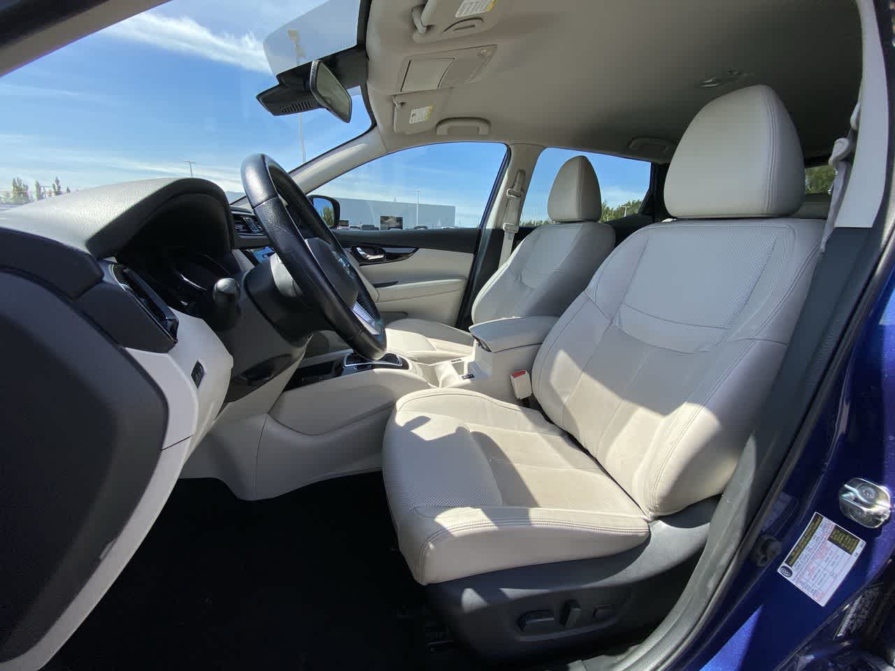 Thumbnail: 2022 Nissan Rogue Sport - 11