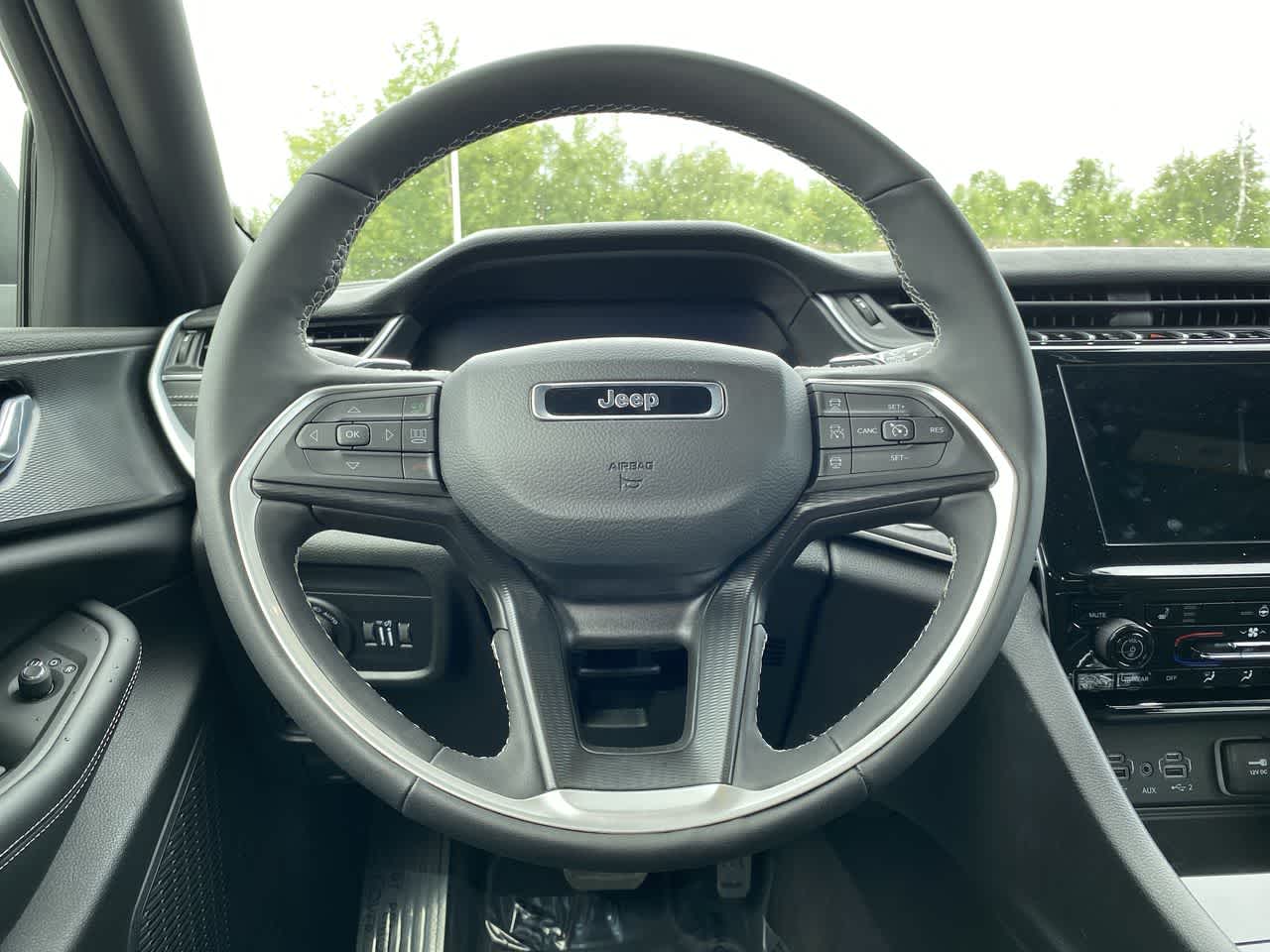 Thumbnail: 2025 Jeep Grand Cherokee - 14