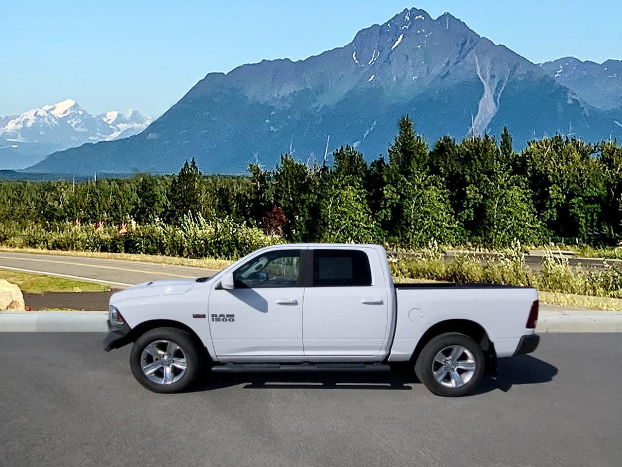 2017 RAM 1500 Sport 2