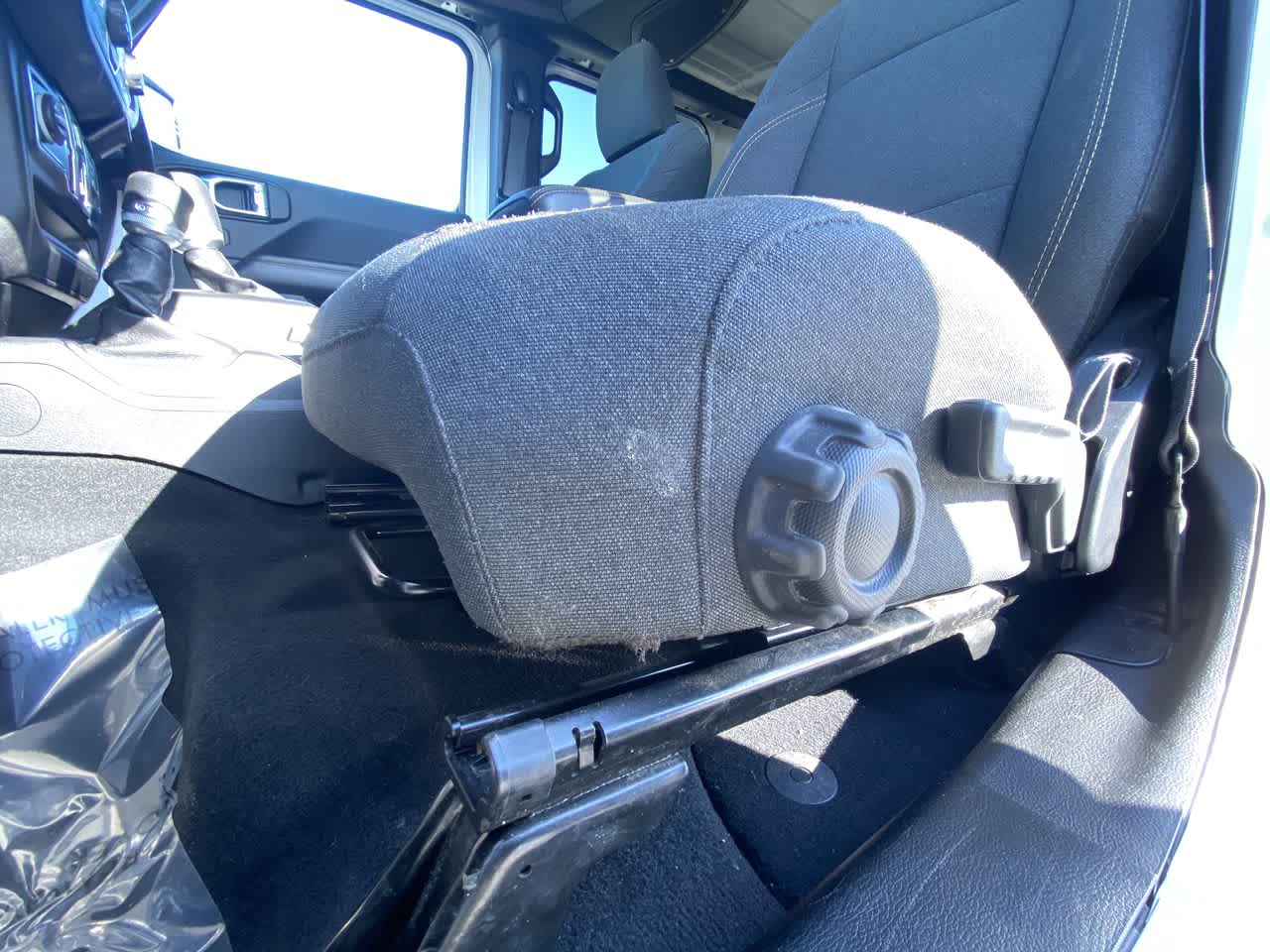 Thumbnail: 2025 Jeep Wrangler - 18