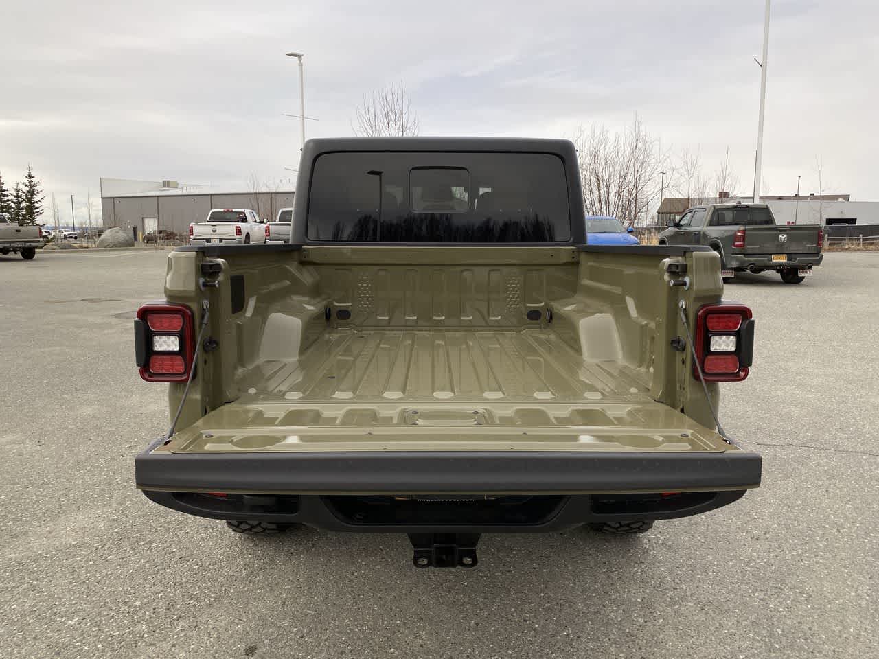 Thumbnail: 2026 Jeep Gladiator - 25