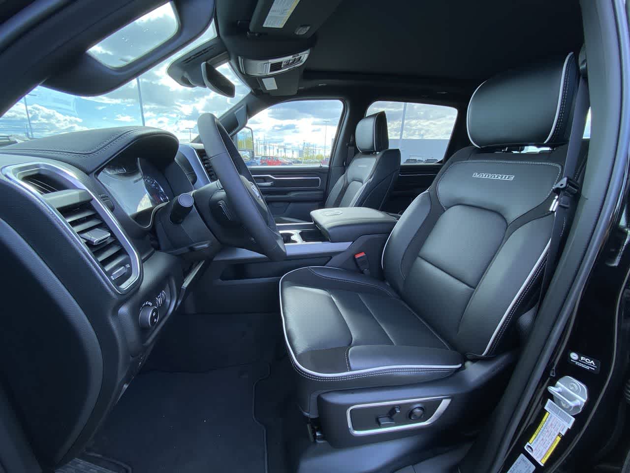 Thumbnail: 2025 RAM 1500 - 17