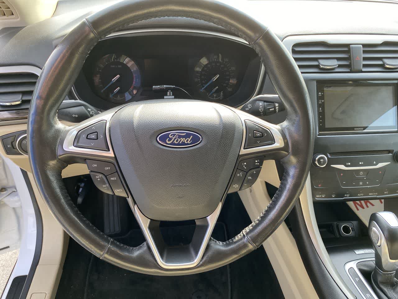 2013 Ford Fusion SE 14