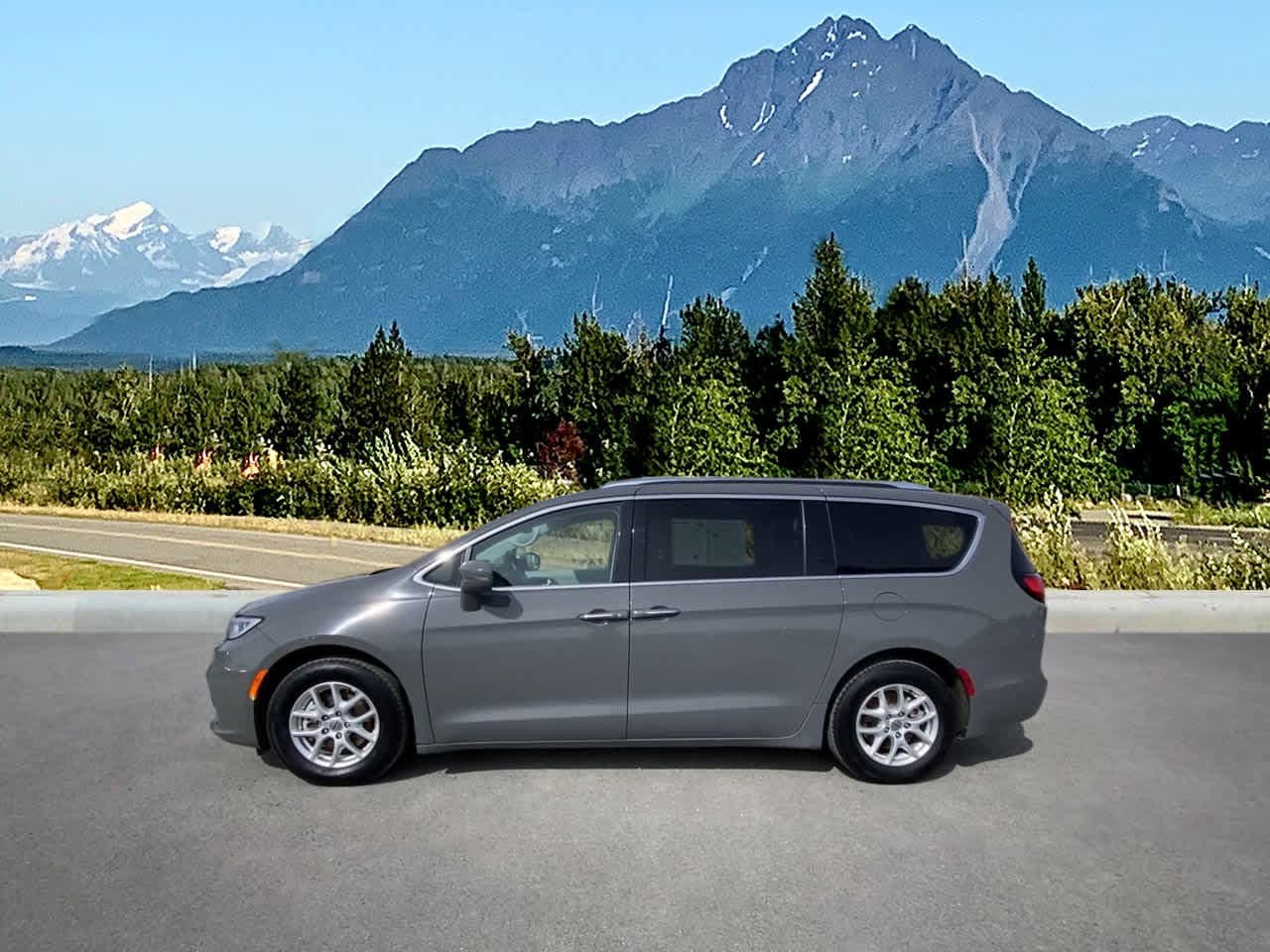 Used 2021 Chrysler Pacifica Touring L with VIN 2C4RC1BGXMR584935 for sale in Wasilla, AK