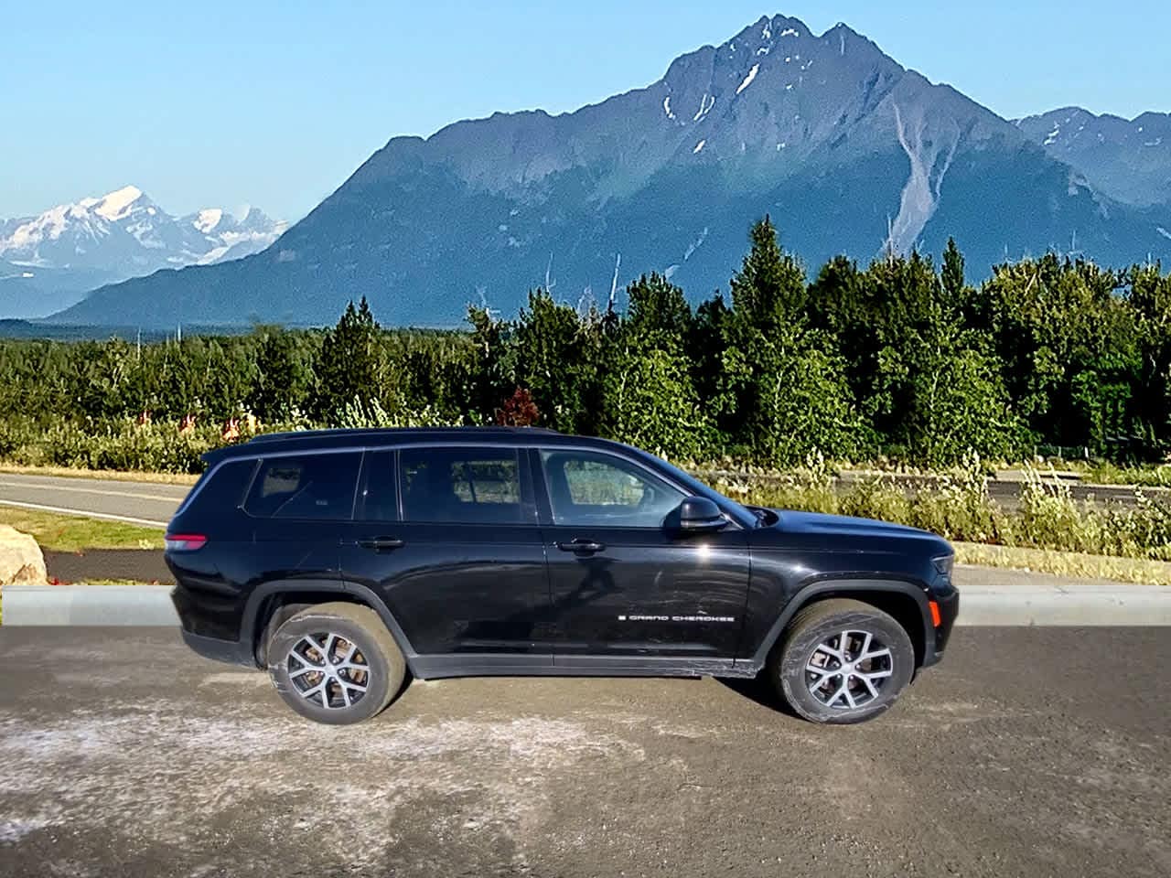 Thumbnail: 2024 Jeep Grand Cherokee L - 6