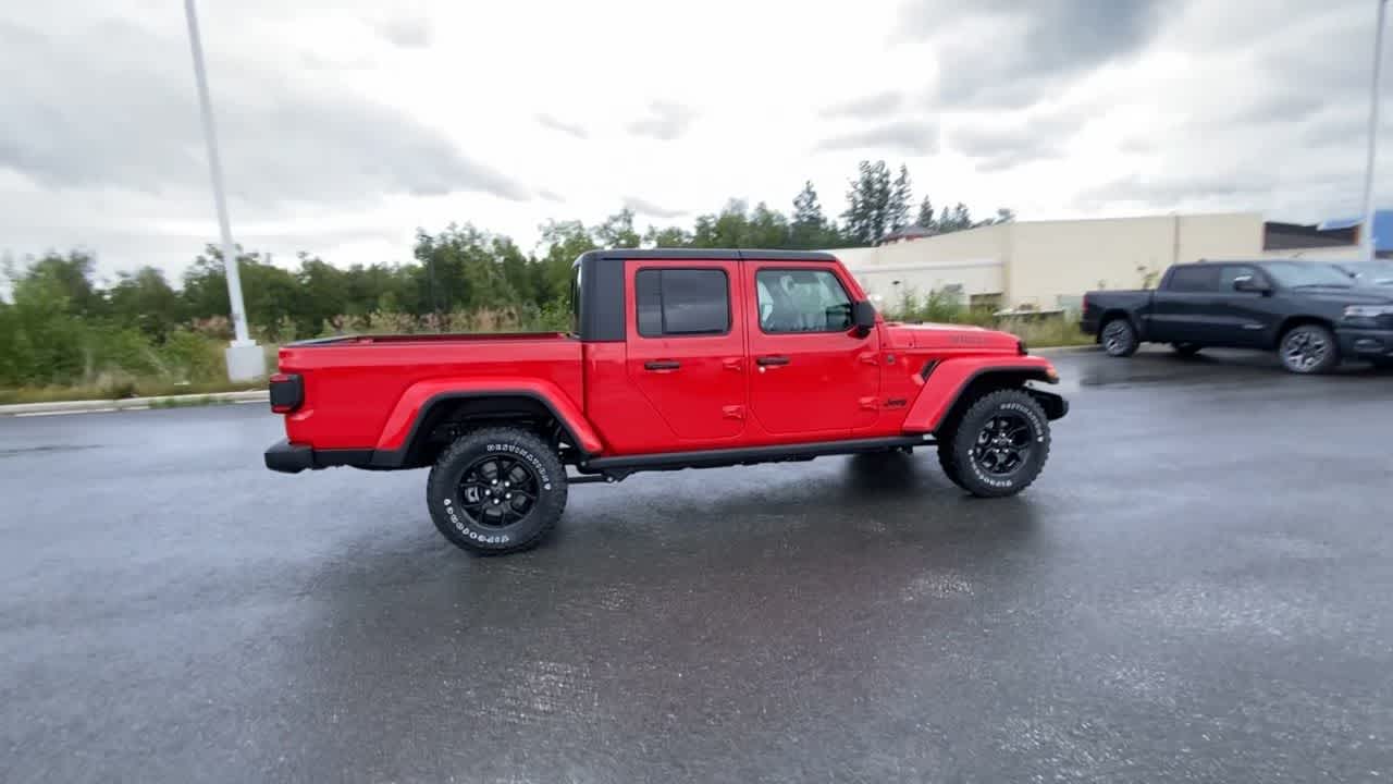 Thumbnail: 2025 Jeep Gladiator - 15