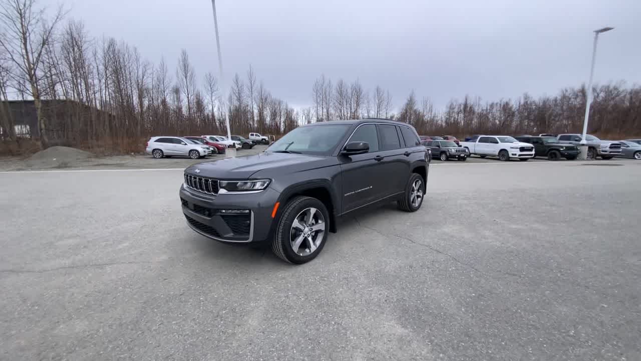 Thumbnail: 2026 Jeep Grand Cherokee - 9