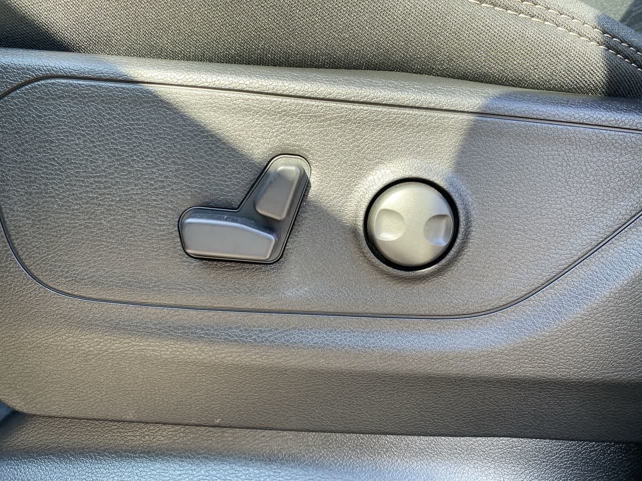 Thumbnail: 2026 RAM 1500 - 12