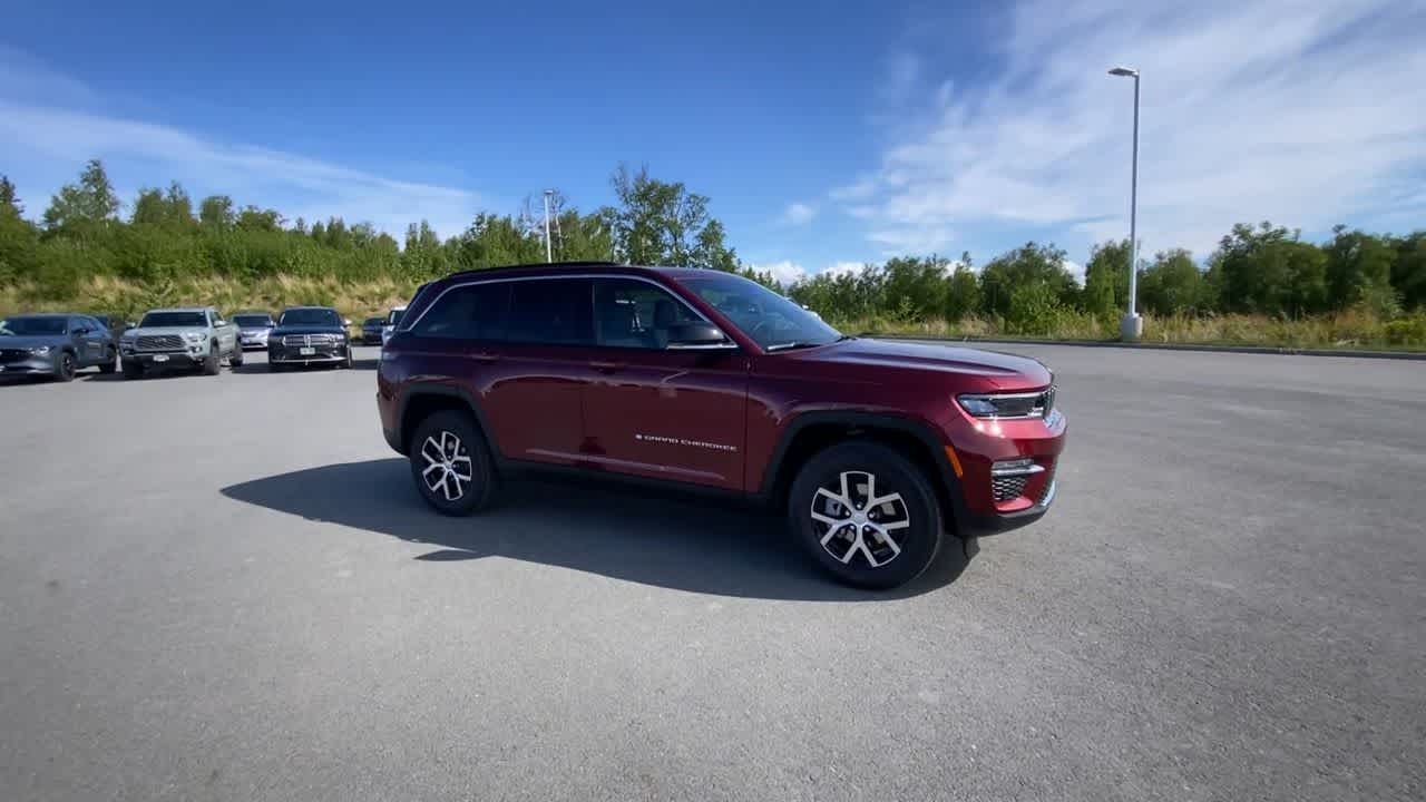 Thumbnail: 2025 Jeep Grand Cherokee - 10