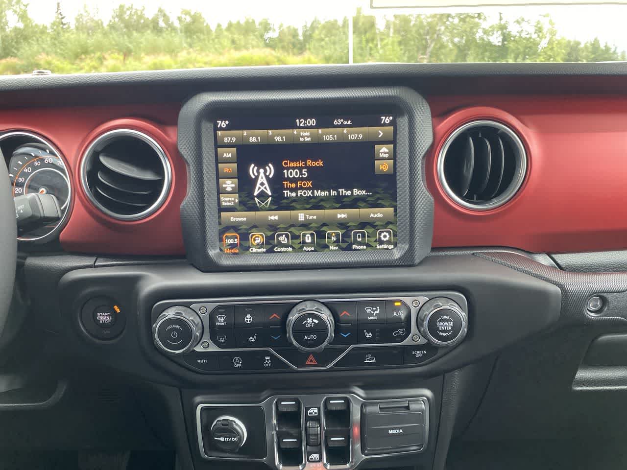 Thumbnail: 2023 Jeep Gladiator - 22