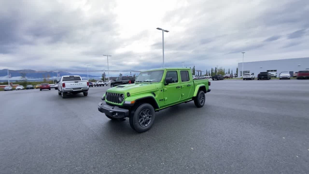 Thumbnail: 2025 Jeep Gladiator - 9