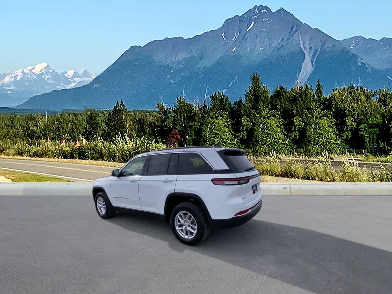 Thumbnail: 2025 Jeep Grand Cherokee - 3