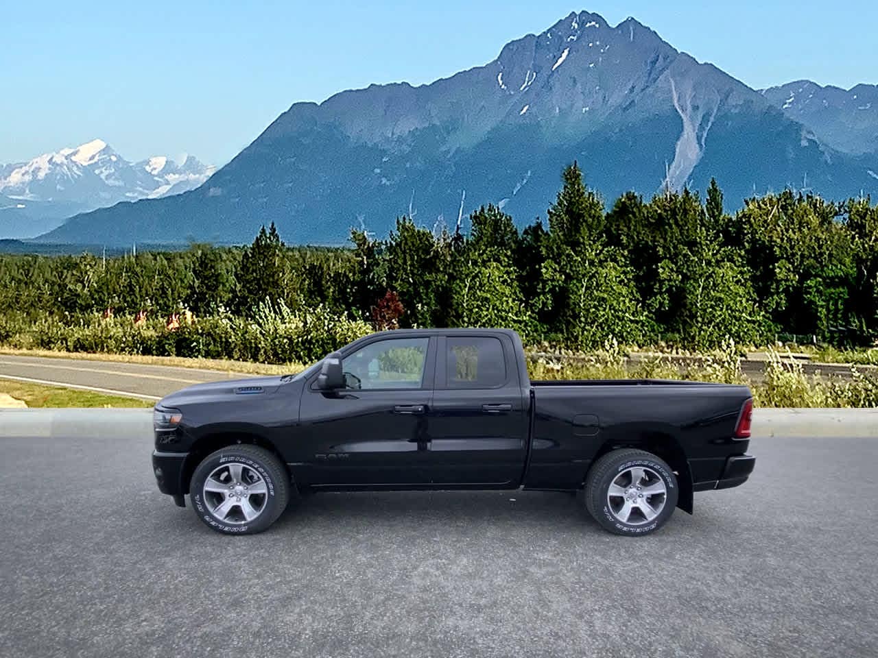 Thumbnail: 2025 RAM 1500 - 2