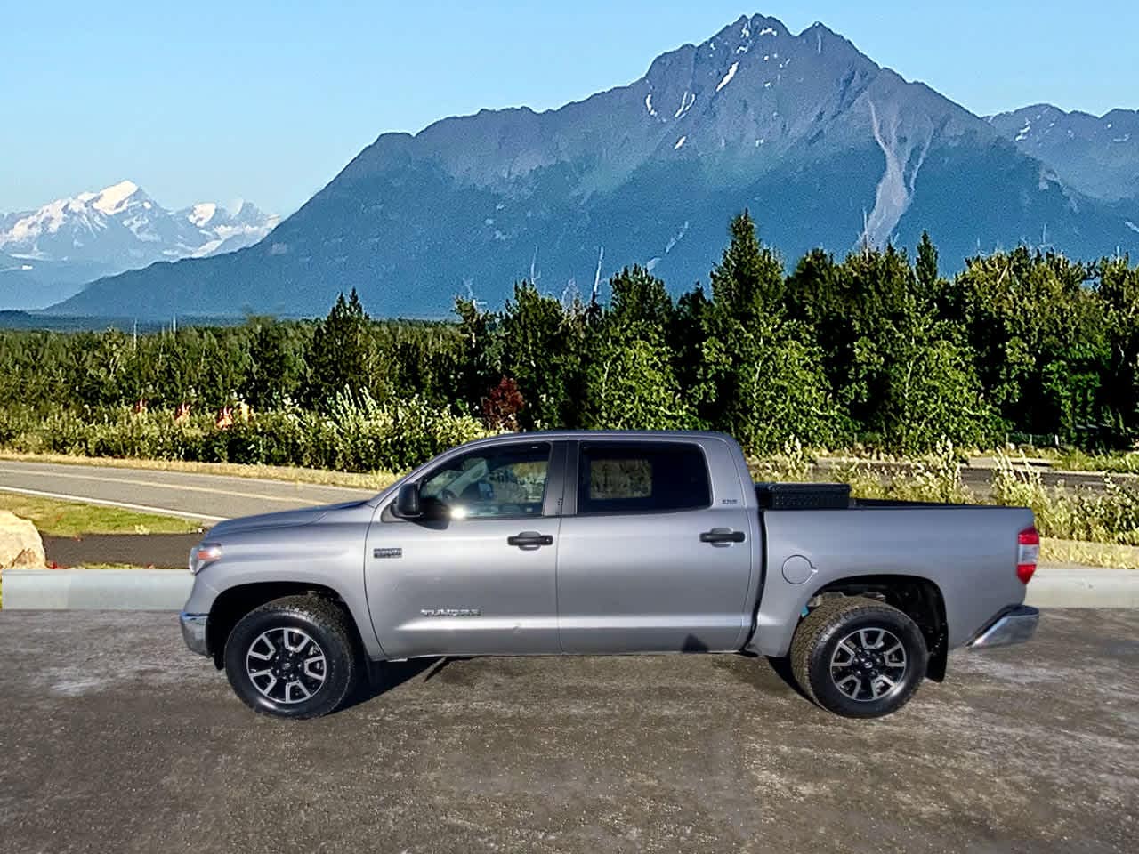 Thumbnail: 2018 Toyota Tundra - 2