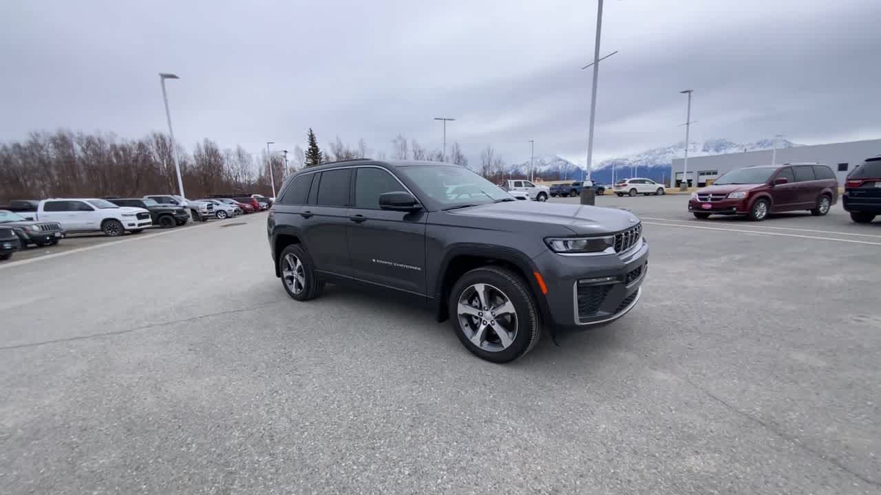 Thumbnail: 2026 Jeep Grand Cherokee - 7