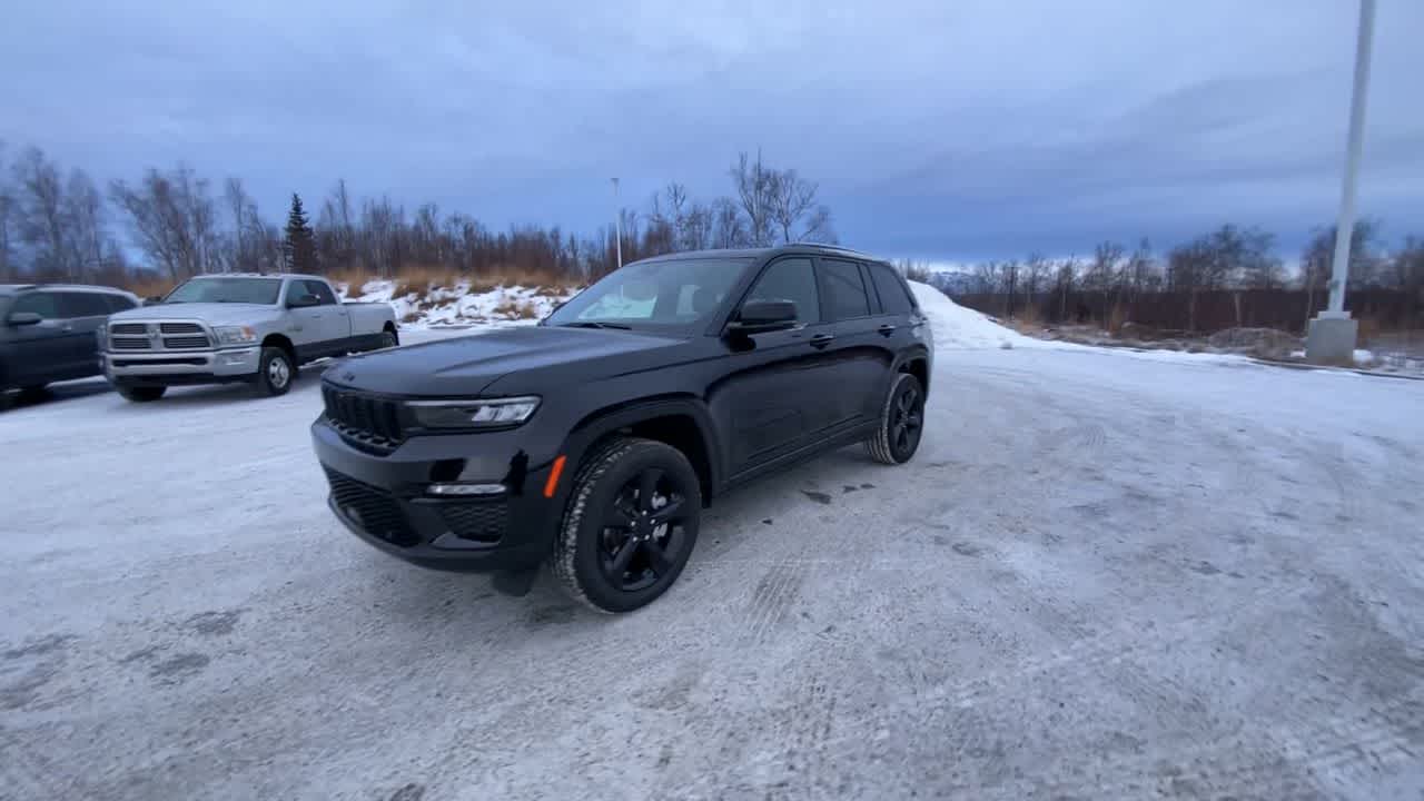 Thumbnail: 2025 Jeep Grand Cherokee - 9