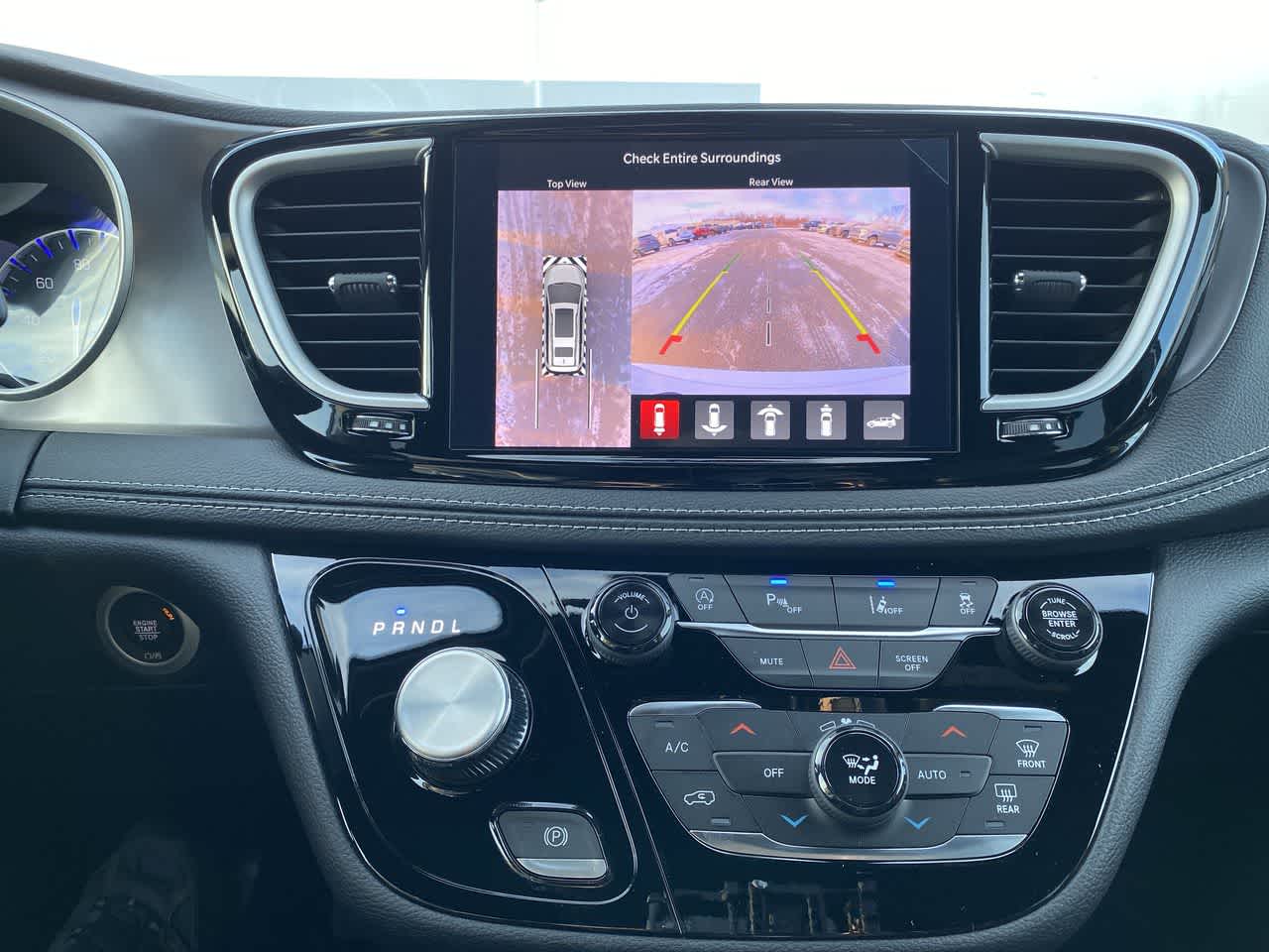 Thumbnail: 2026 Chrysler Pacifica - 17