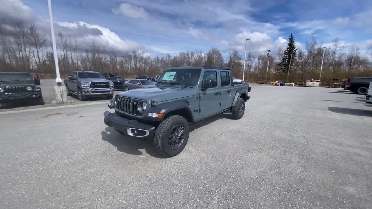 Thumbnail: 2026 Jeep Gladiator - 9