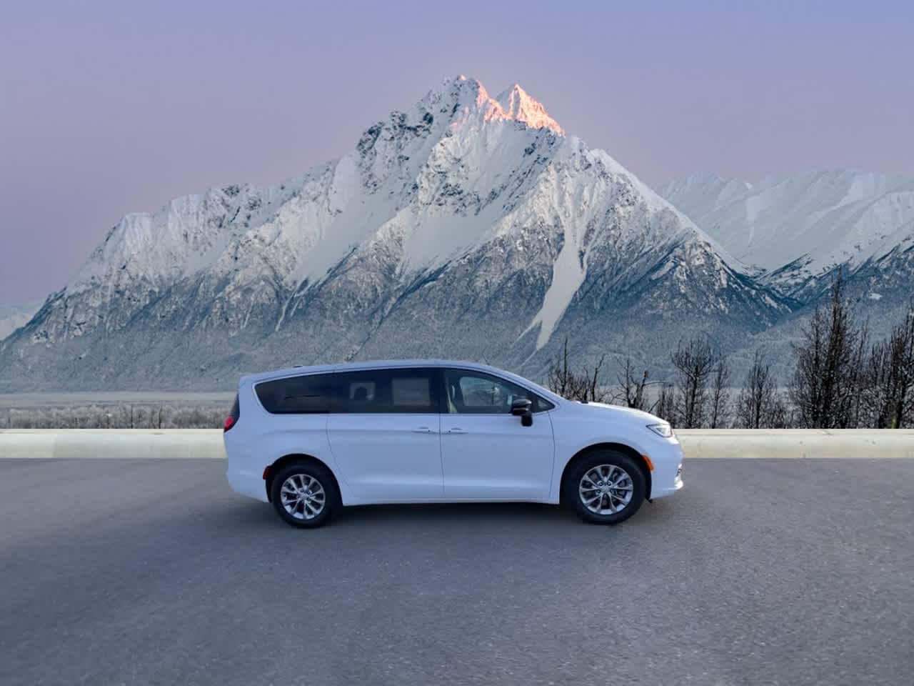 Thumbnail: 2026 Chrysler Pacifica - 6