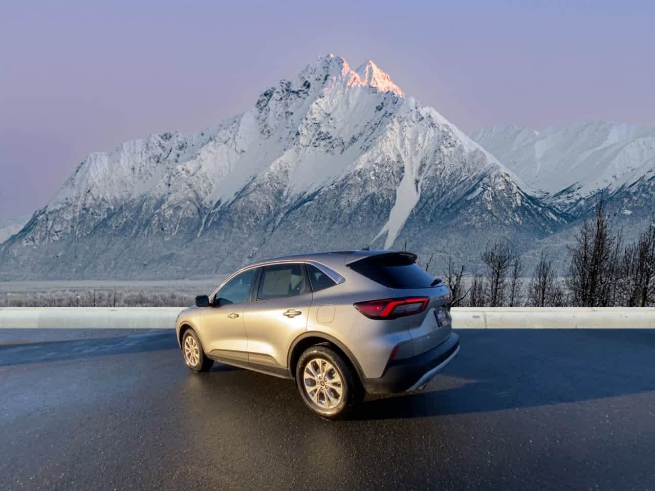 Thumbnail: 2023 Ford Escape - 3