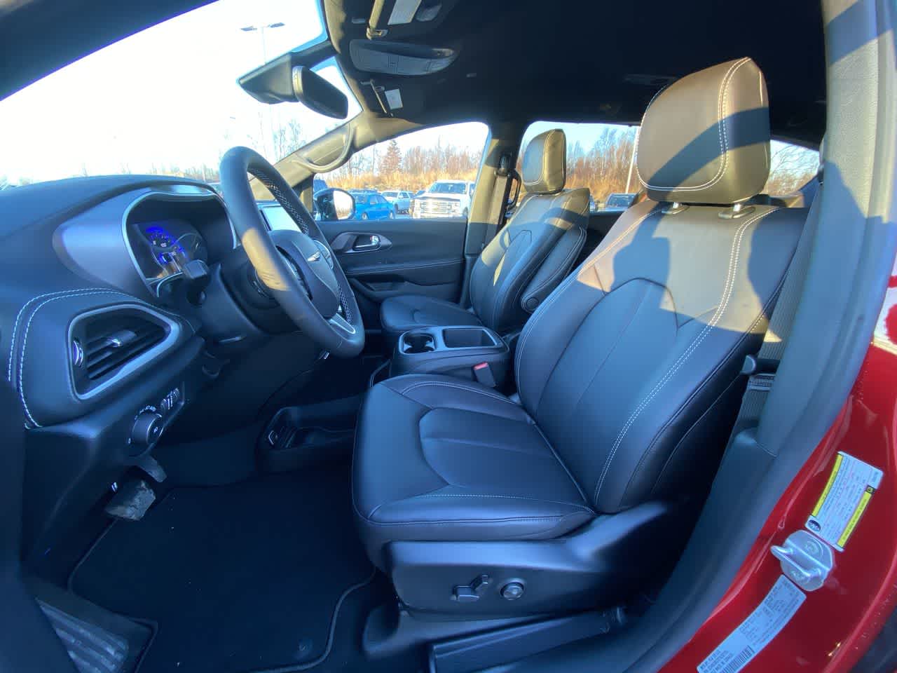 Thumbnail: 2026 Chrysler Pacifica - 17