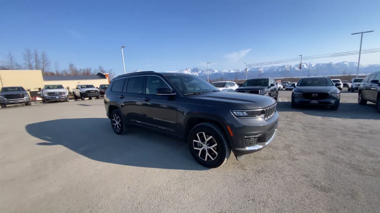 Thumbnail: 2024 Jeep Grand Cherokee L - 2