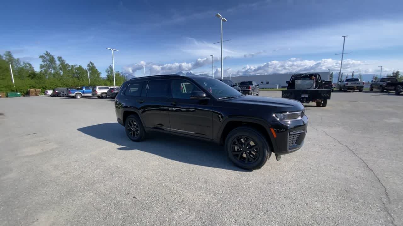 Thumbnail: 2026 Jeep Grand Cherokee - 7