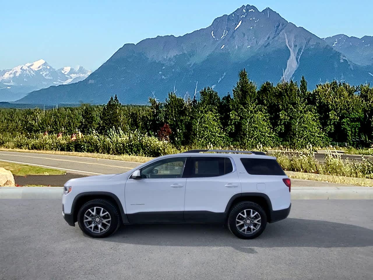 Thumbnail: 2023 GMC Acadia - 3