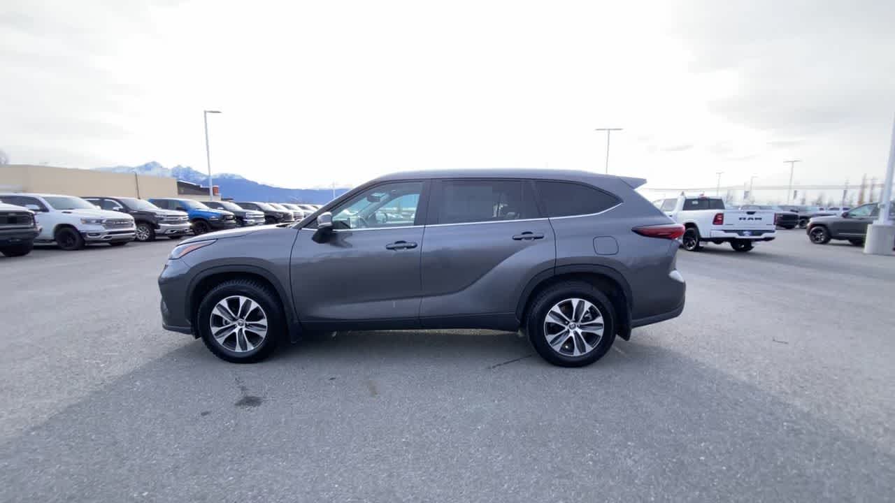 Thumbnail: 2024 Toyota Highlander - 7