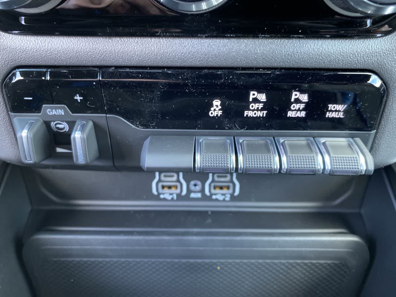 Thumbnail: 2026 RAM 1500 - 18
