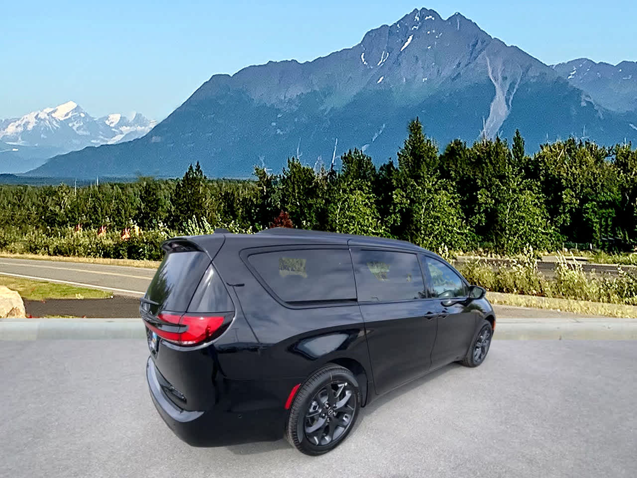 Thumbnail: 2025 Chrysler Pacifica - 5
