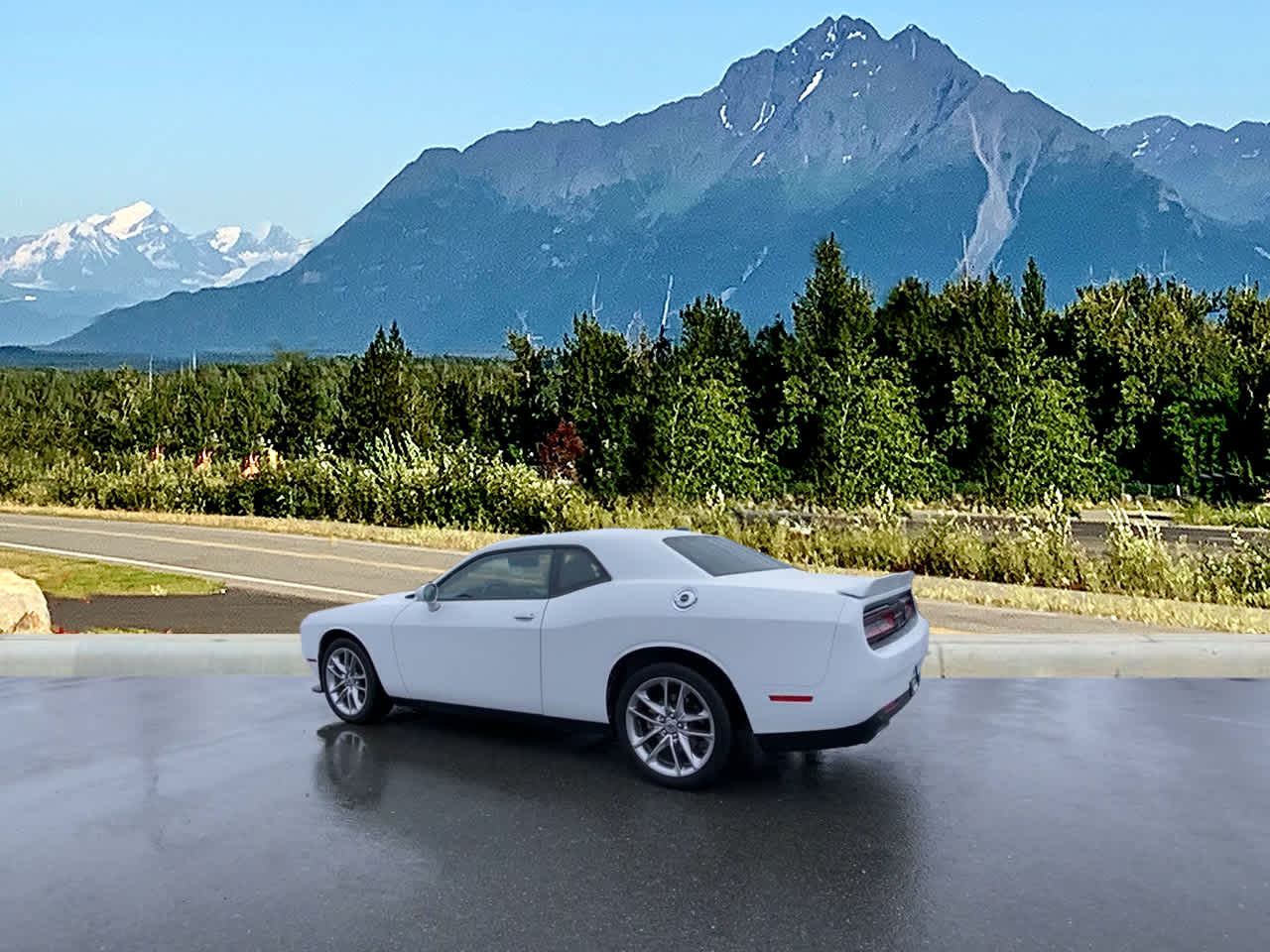 2022 Dodge Challenger GT photo 3