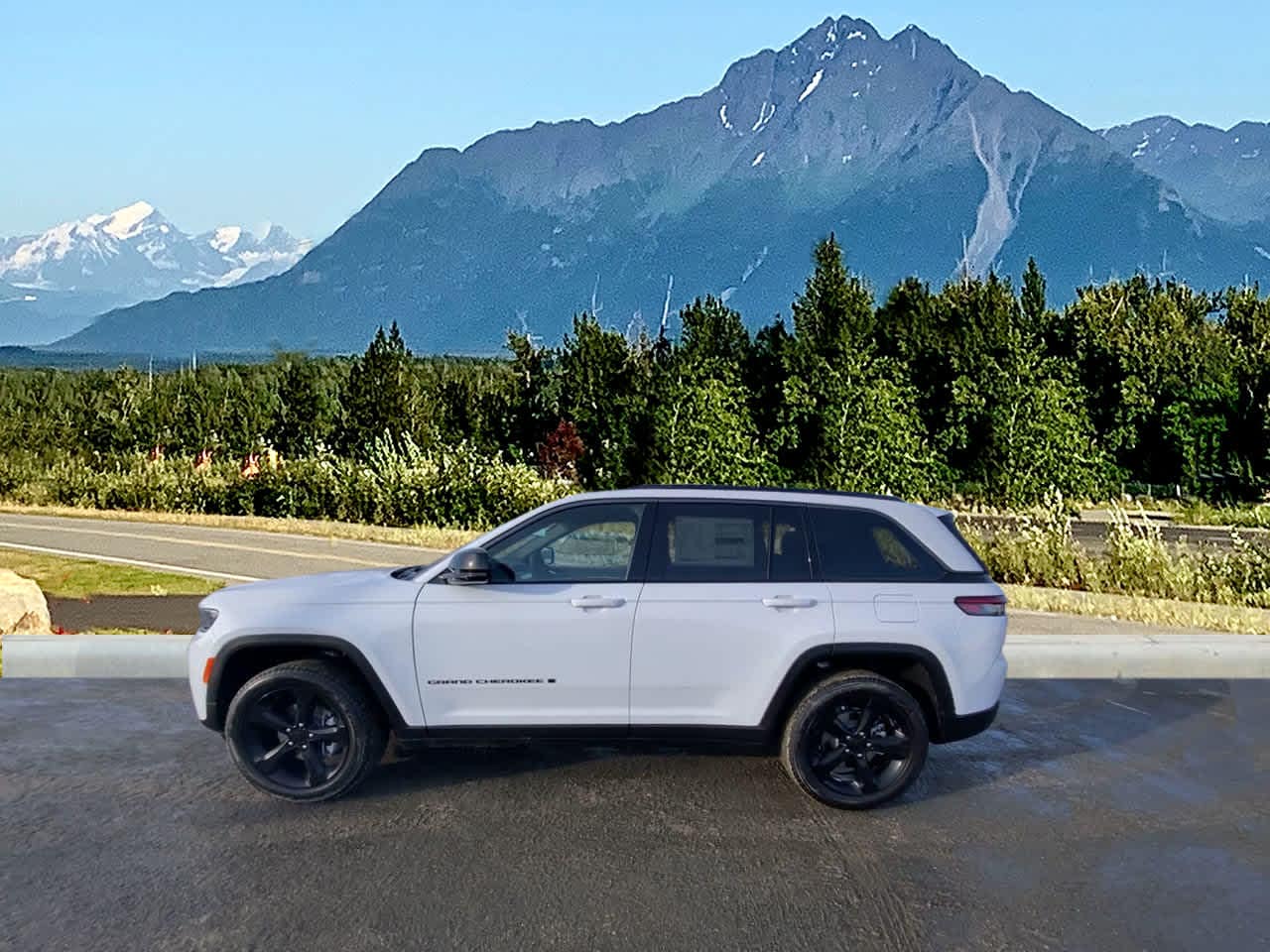 Thumbnail: 2026 Jeep Grand Cherokee - 2