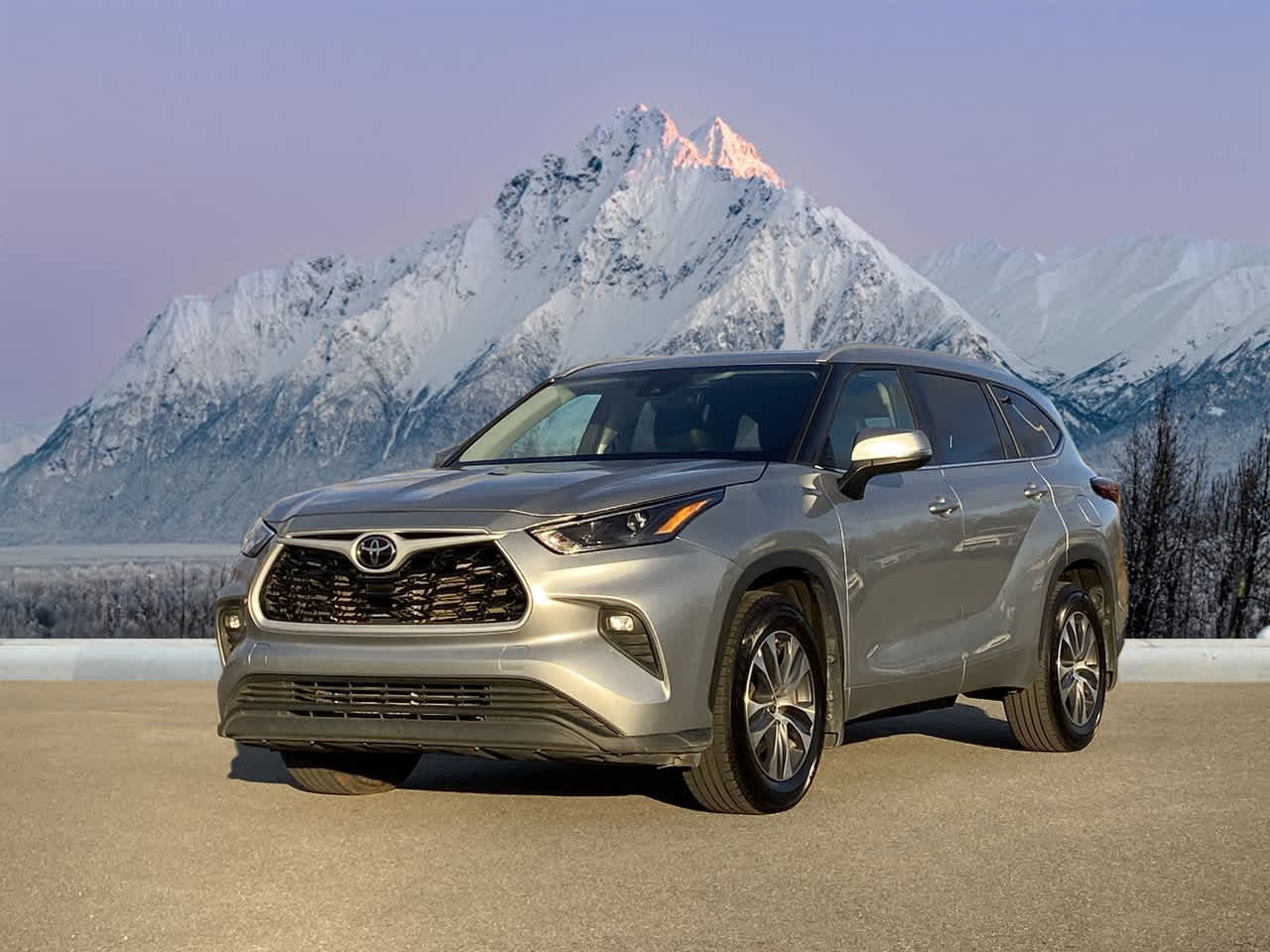 2024 Toyota Highlander XLE's photo