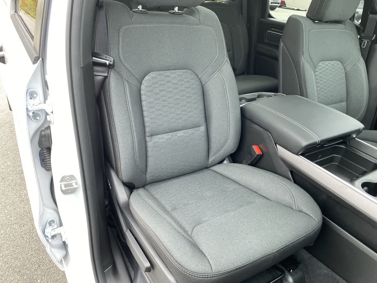 Thumbnail: 2026 RAM 1500 - 32