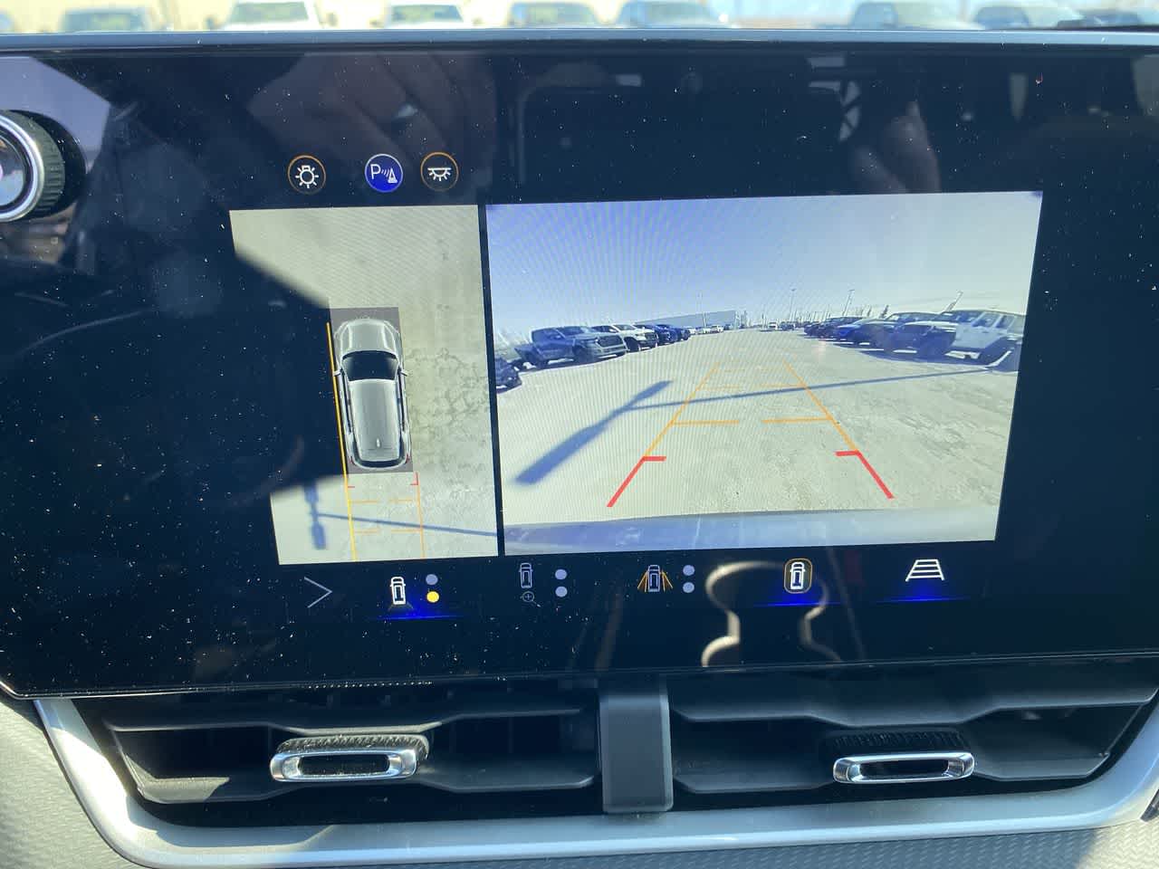 Thumbnail: 2025 Chevrolet Equinox - 17